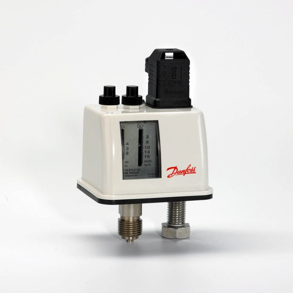 Danfoss 017B0018 — Реле давления BCP, диапазон настройки уставки 2-16 бар, дифференциал 2-3,2 бар, присоединение G 1/2